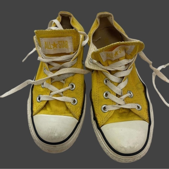 Converse Size 6 yellow all stars - Picture 1 of 5